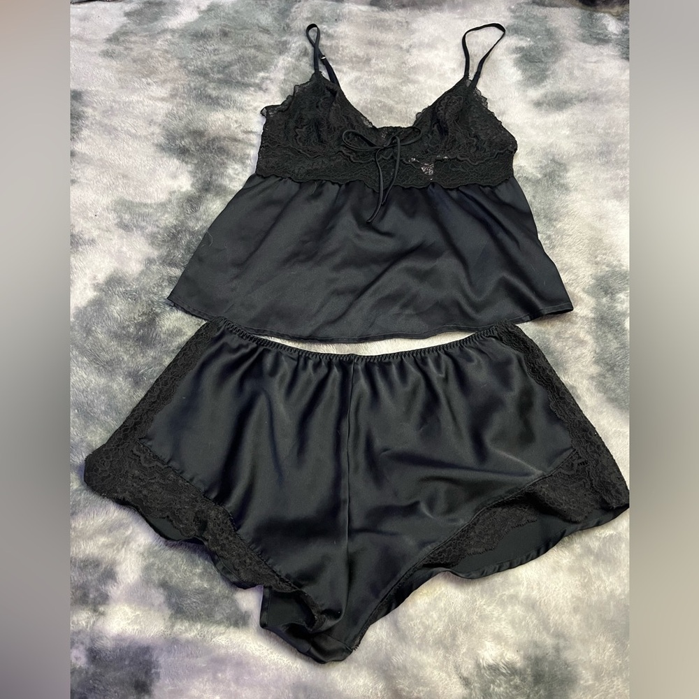 ✨ Victoria’s Secret Satin Lace Pajama Set ✨